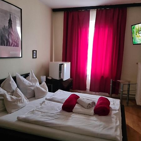 Hotel Oroszlan Szigetvar Ngoại thất bức ảnh