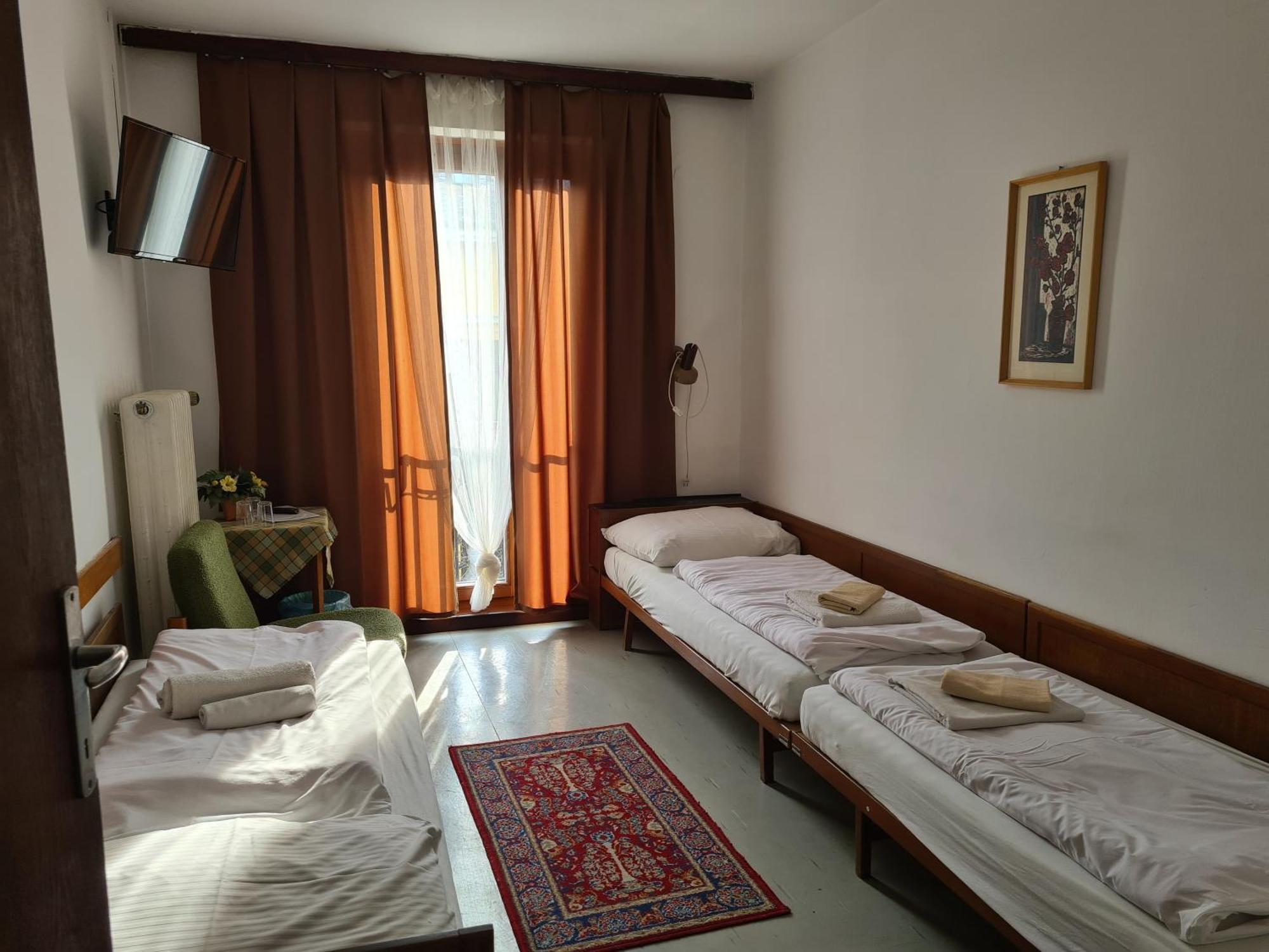 Hotel Oroszlan Szigetvar Ngoại thất bức ảnh